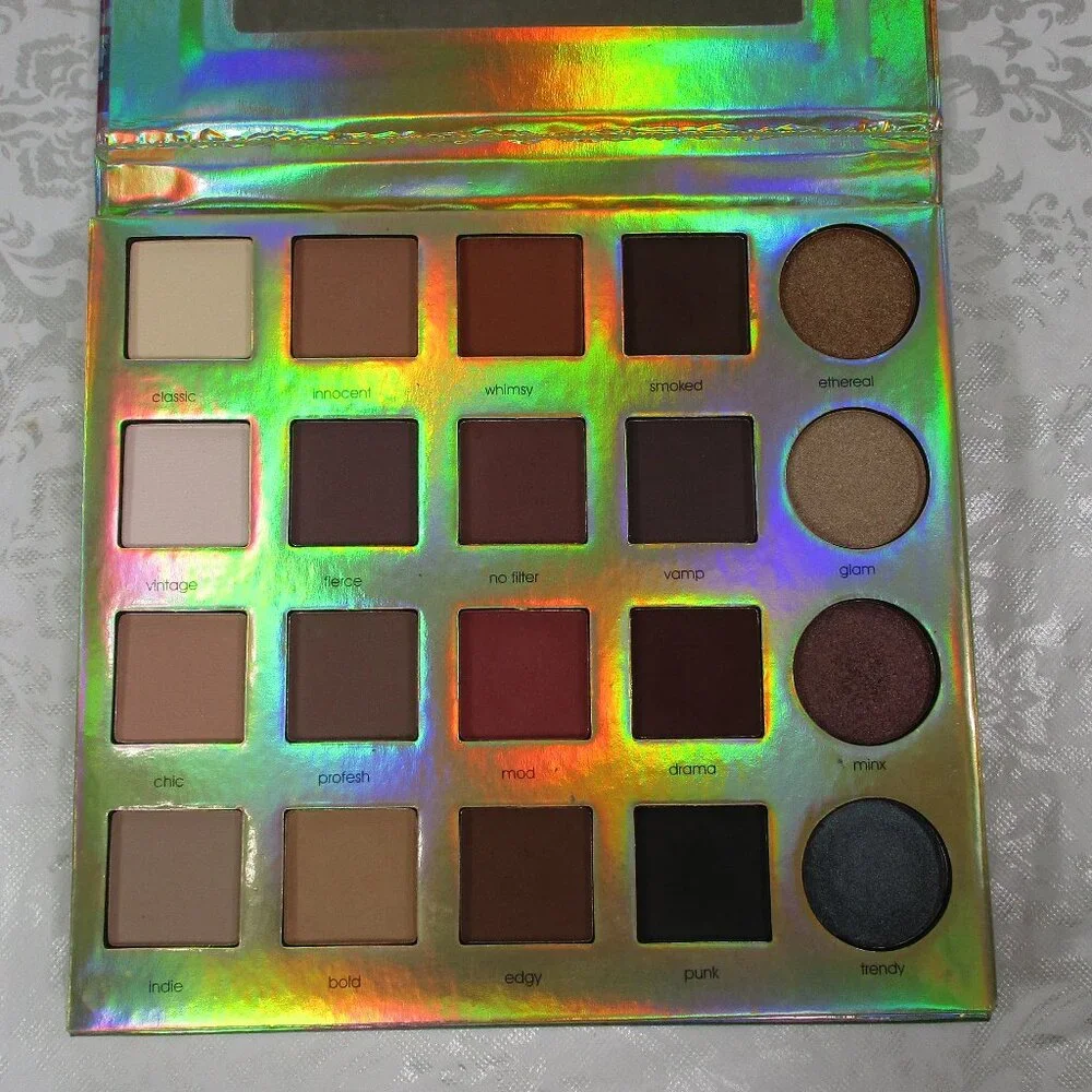 3 Eyeshadow Palletes